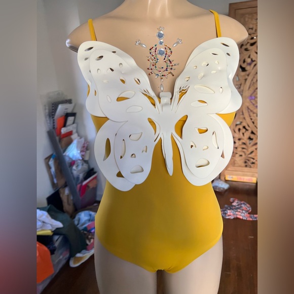 RARE!Bahia Maria one piece swimsuit yellow w/ large white butterfly appliqué - Picture 4 of 8
